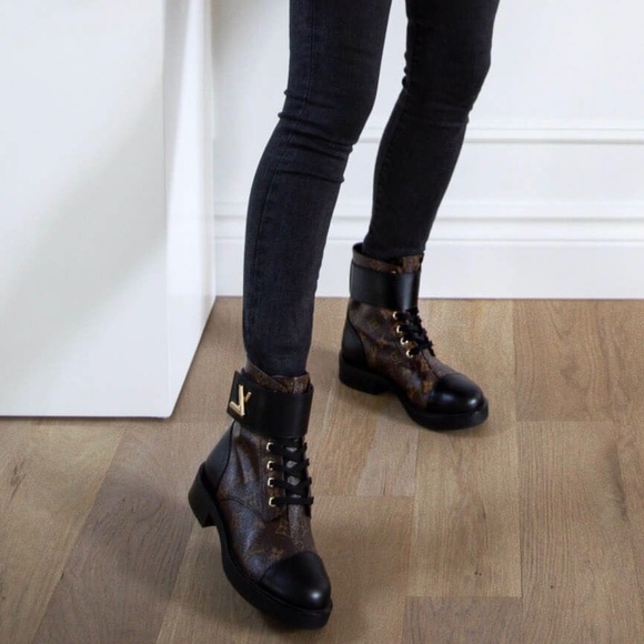 LOUIS VUITTON Calfskin Monogram Wonderland Flat Ranger Boots size 37.5 - Picture 13 of 13